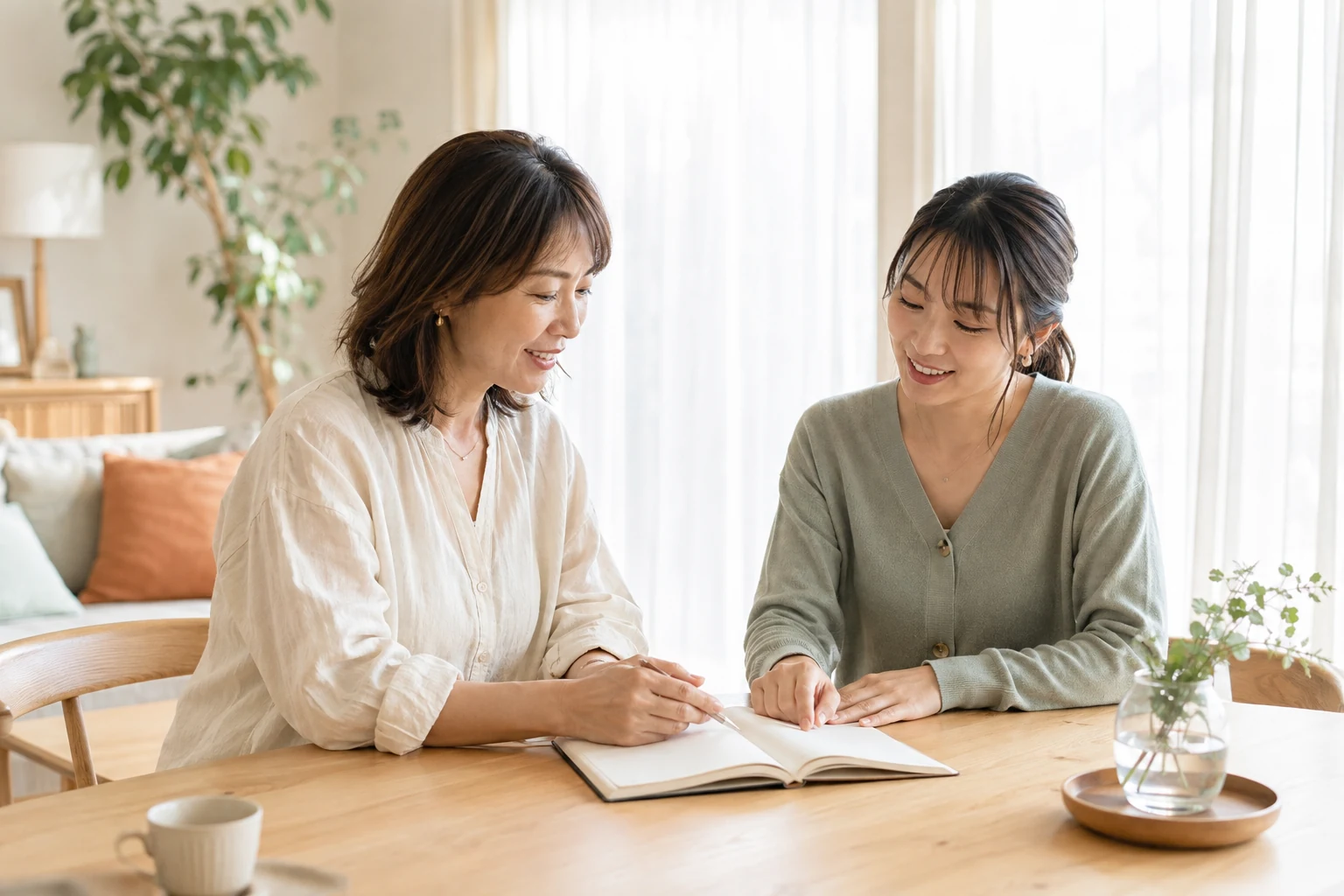 話し合いながら働き方を考える女性たちのイメージ